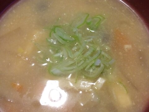 【えのき氷消費】根菜と油揚げのお味噌汁